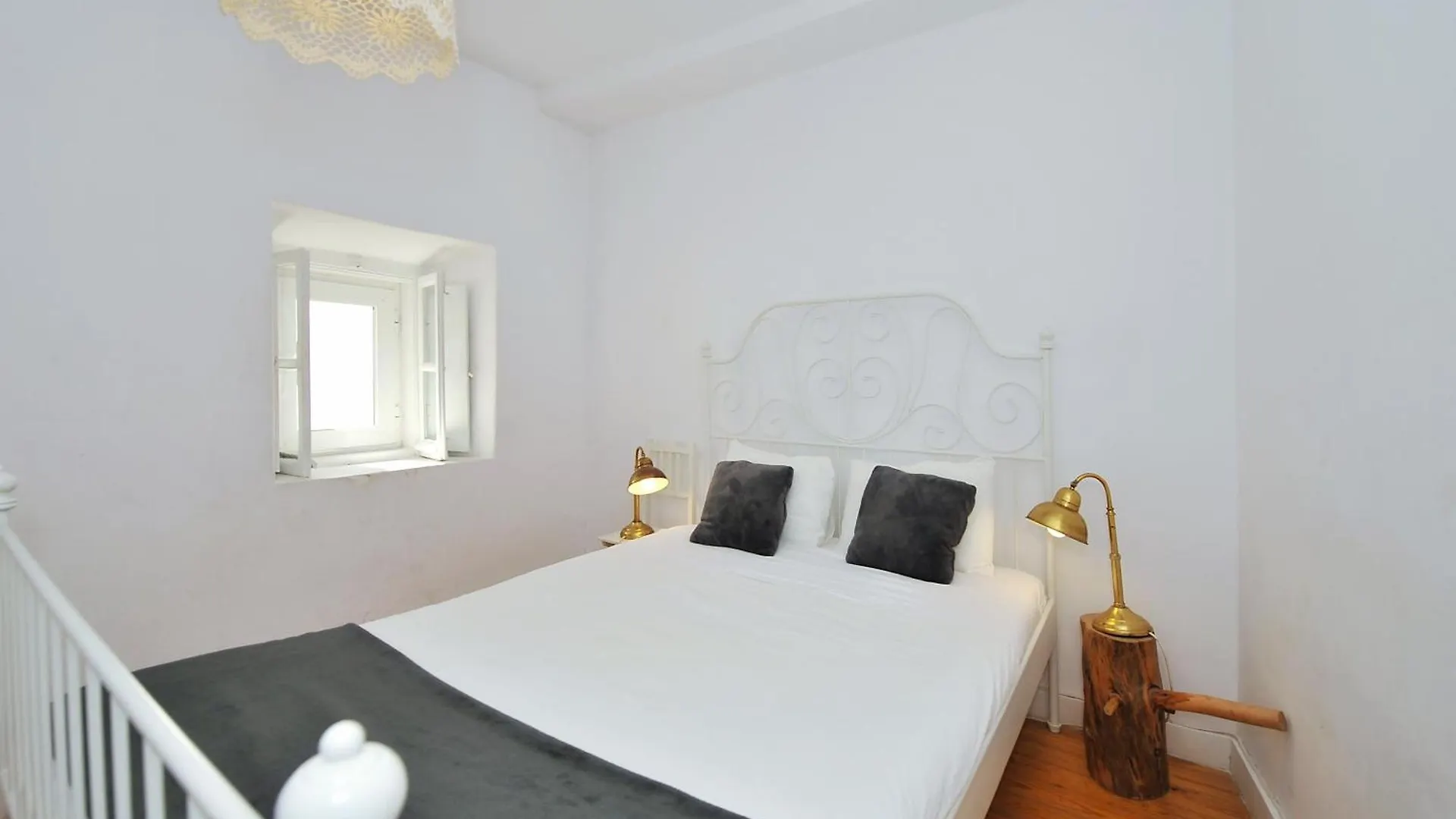 Vintage & Central Apartment In Bairro Alto Lisboa 0*,