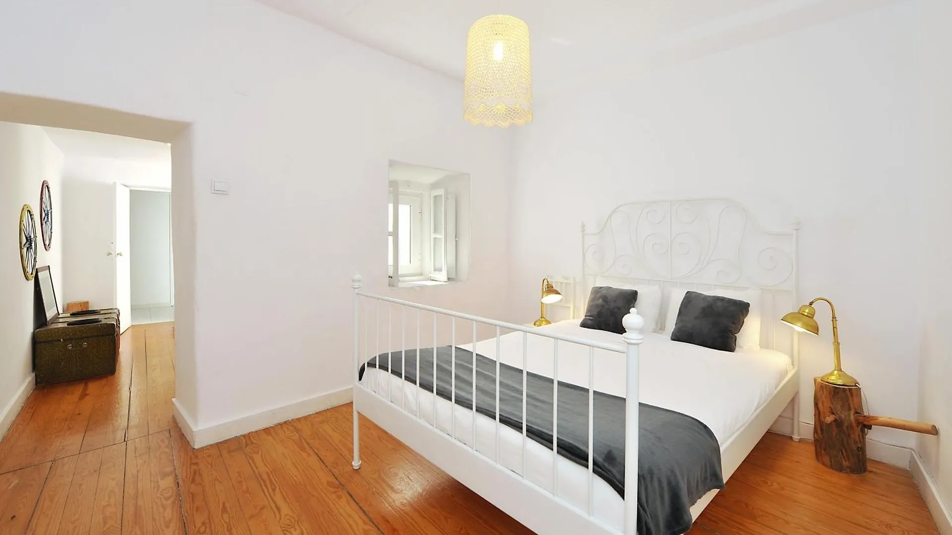 Vintage & Central Apartment In Bairro Alto Lisboa