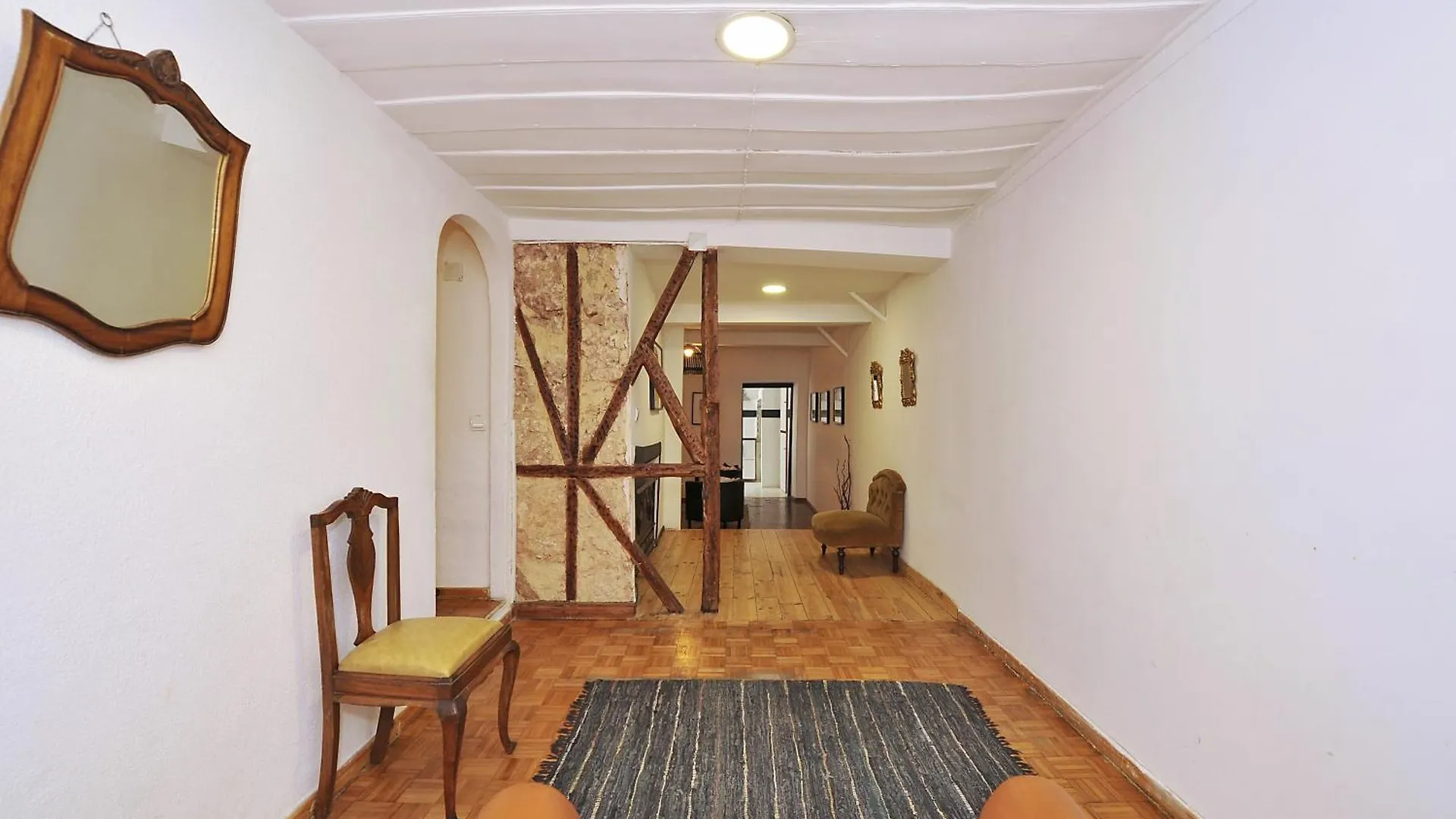 Vintage & Central Apartment In Bairro Alto Lisbon