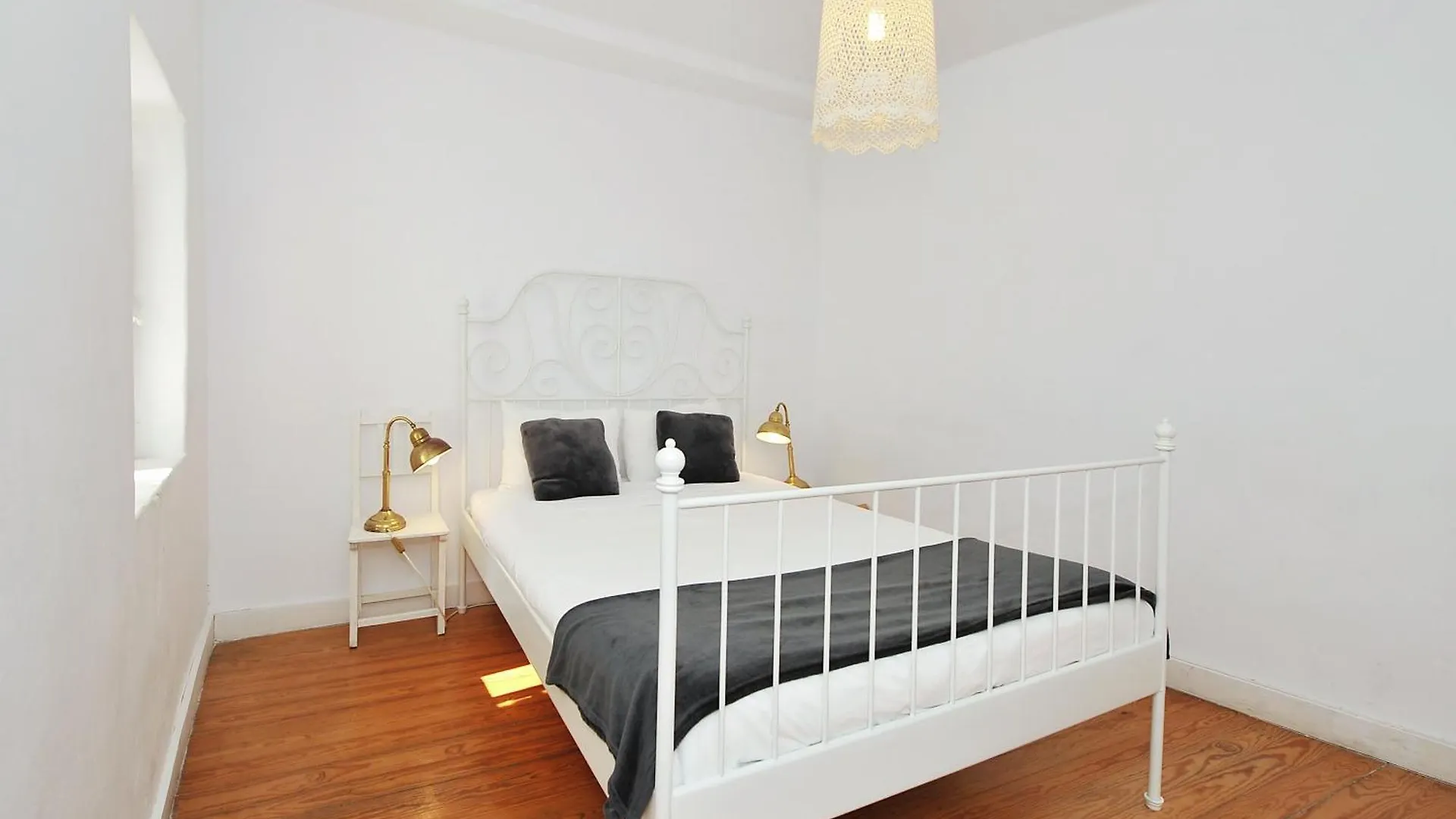 Vintage & Central Apartment In Bairro Alto Lisboa